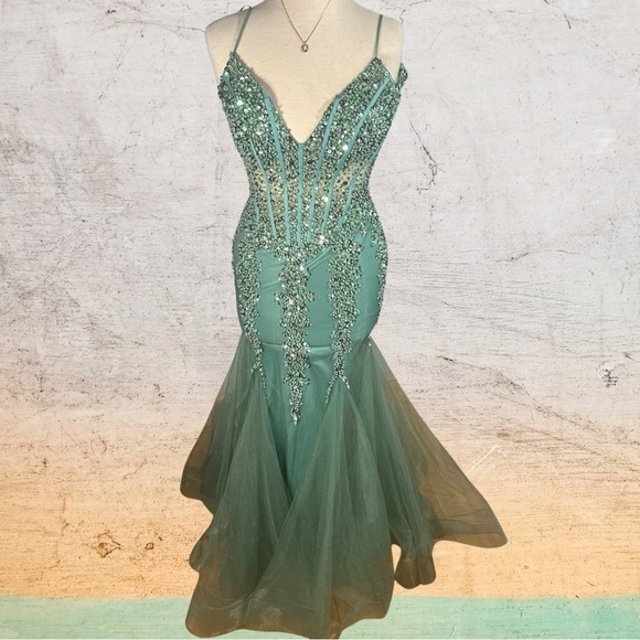 Jovani Green Sequin Beaded Prom Dress Mermaid Style Corset Top and Tulle Sz 4 - Picture 2 of 15